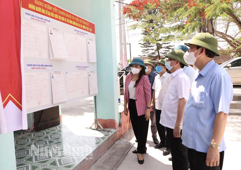Các đồng chí lãnh đạo tỉnh kiểm tra công tác chuẩn bị cho cuộc bầu cử đại biểu Quốc hội khóa XV và đại biểu HĐND các cấp, nhiệm kỳ 2021- 2026