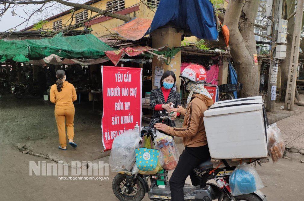 UBND tỉnh: Từng người dân phải có trách nhiệm chủ động bảo vệ sức khỏe của bản thân và vì sức khỏe của cộng đồng
