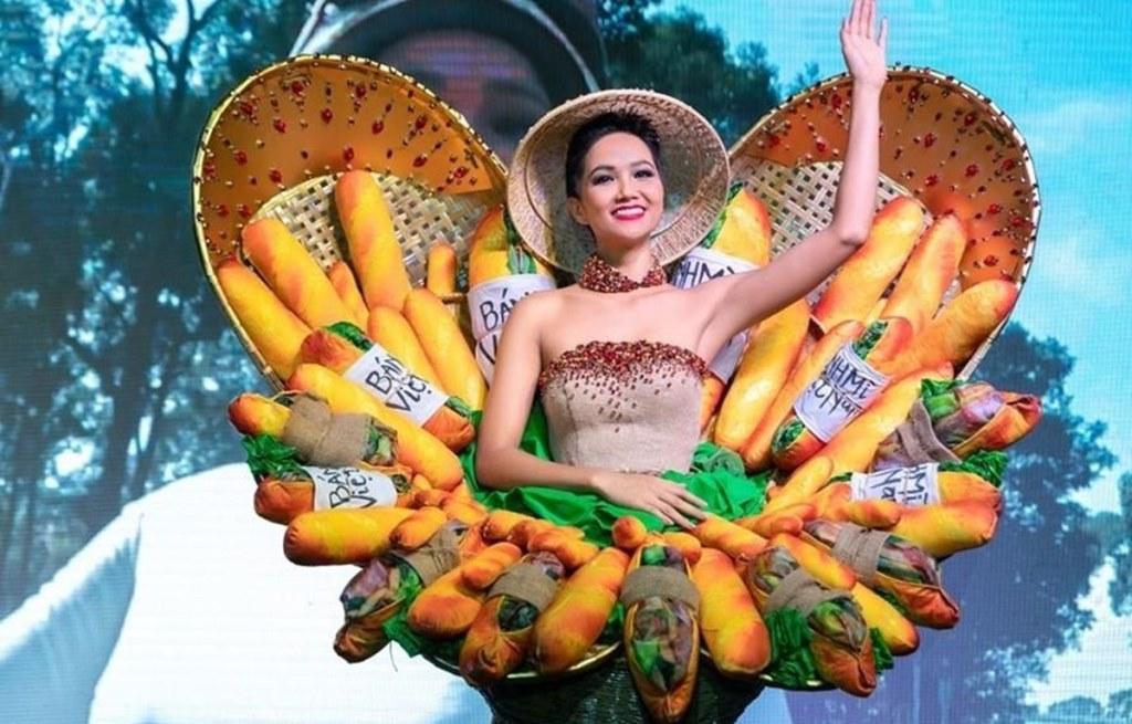 "Bánh Mỳ" lọt top 10 trang phục dân tộc ấn tượng nhất Miss Universe