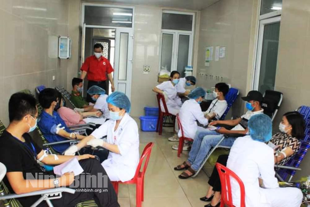 Trong 20 ngày, thu trên 200 đơn vị máu bổ sung cho các bệnh viện trên địa bàn tỉnh