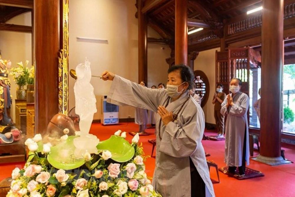 Giáo hội Phật giáo khuyến khích người dân mừng Phật đản tại gia