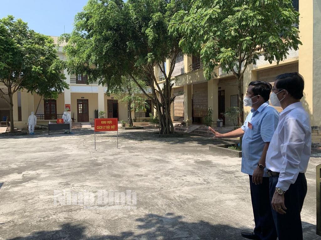 Kiểm tra công tác bầu cử tại khu cách ly tập trung