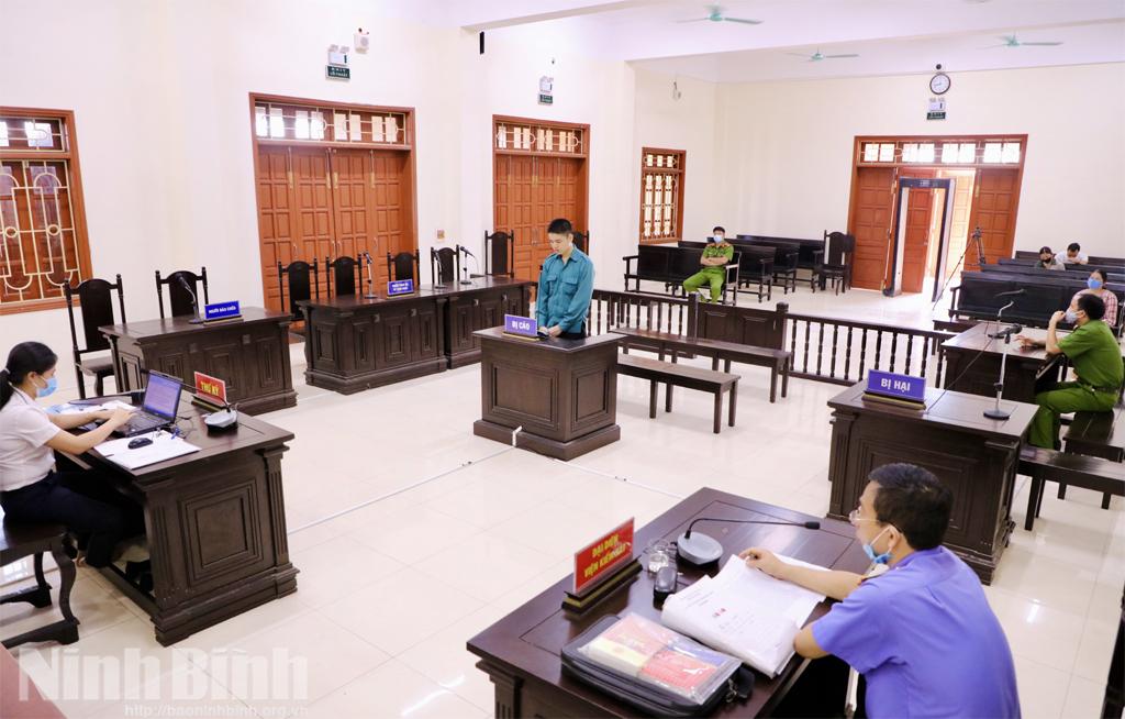 Chiếm đoạt tài sản từ kinh doanh tiền ảo, lĩnh án 13 năm tù