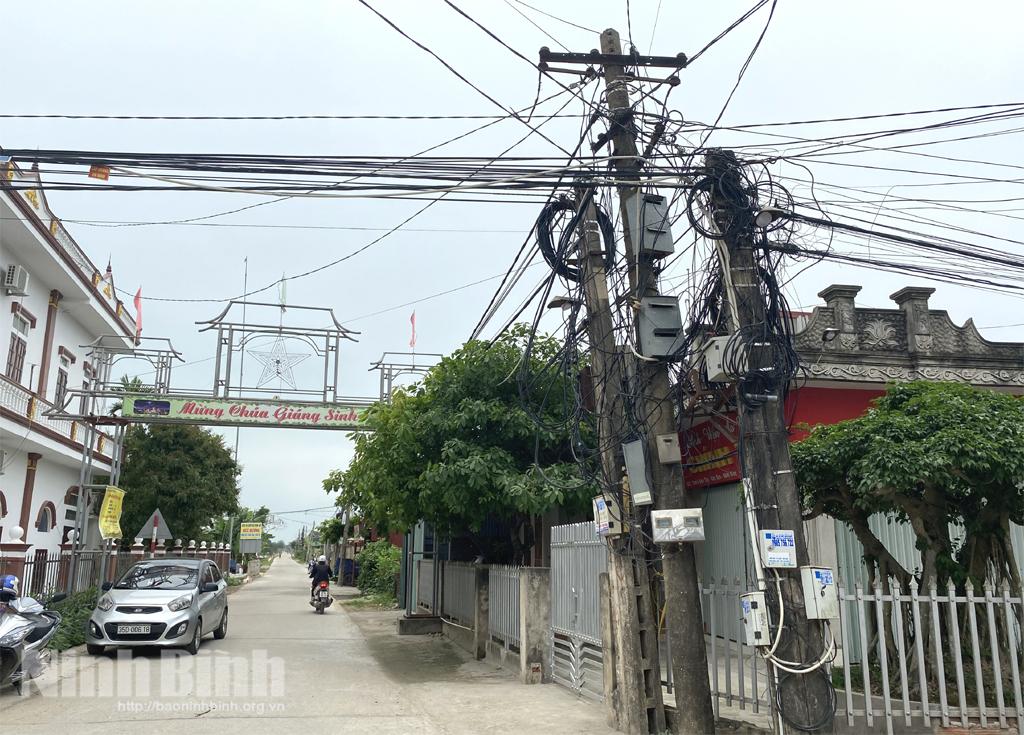 Kim Tân, hàng trăm hộ dân khốn khổ vì điện yếu