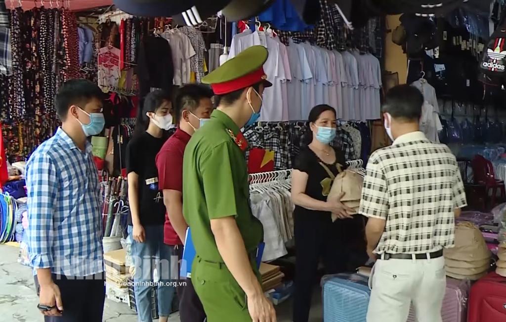 Xử phạt 5 trường hợp không đeo khẩu trang nơi công cộng