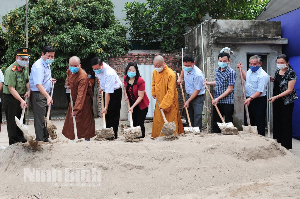 Khởi công xây dựng nhà cho gia đình có hoàn cảnh khó khăn