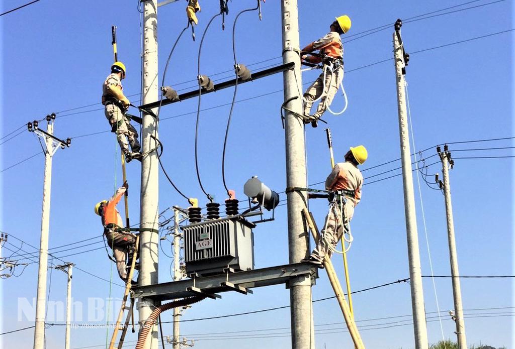 Tiêu thụ điện cao kỷ lục do nắng nóng cao điểm ở miền Bắc và miền Trung, EVN tiếp tục khuyến cao sử dụng điện an toàn và tiết kiệm