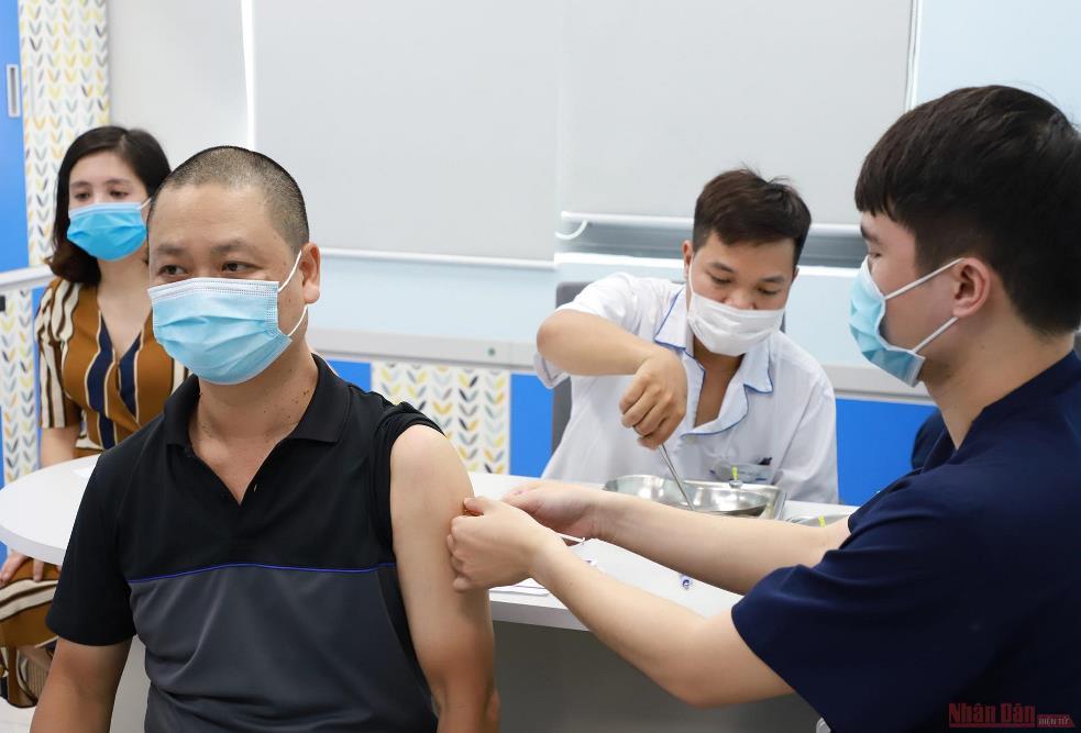 Kết luận của Bộ Chính trị về một số nhiệm vụ trọng tâm tăng cường công tác phòng, chống dịch COVID-19 và phát triển kinh tế - xã hội