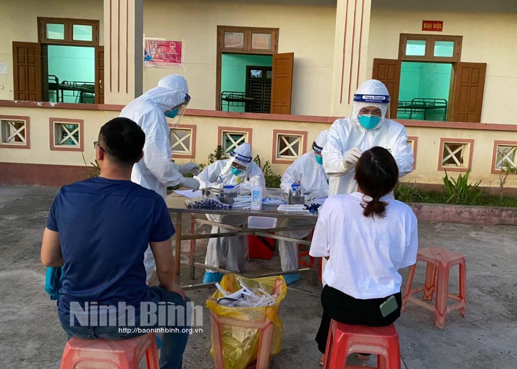 Trung đoàn 855 tiếp nhận 90 công dân Việt Nam trở về từ Mozambique