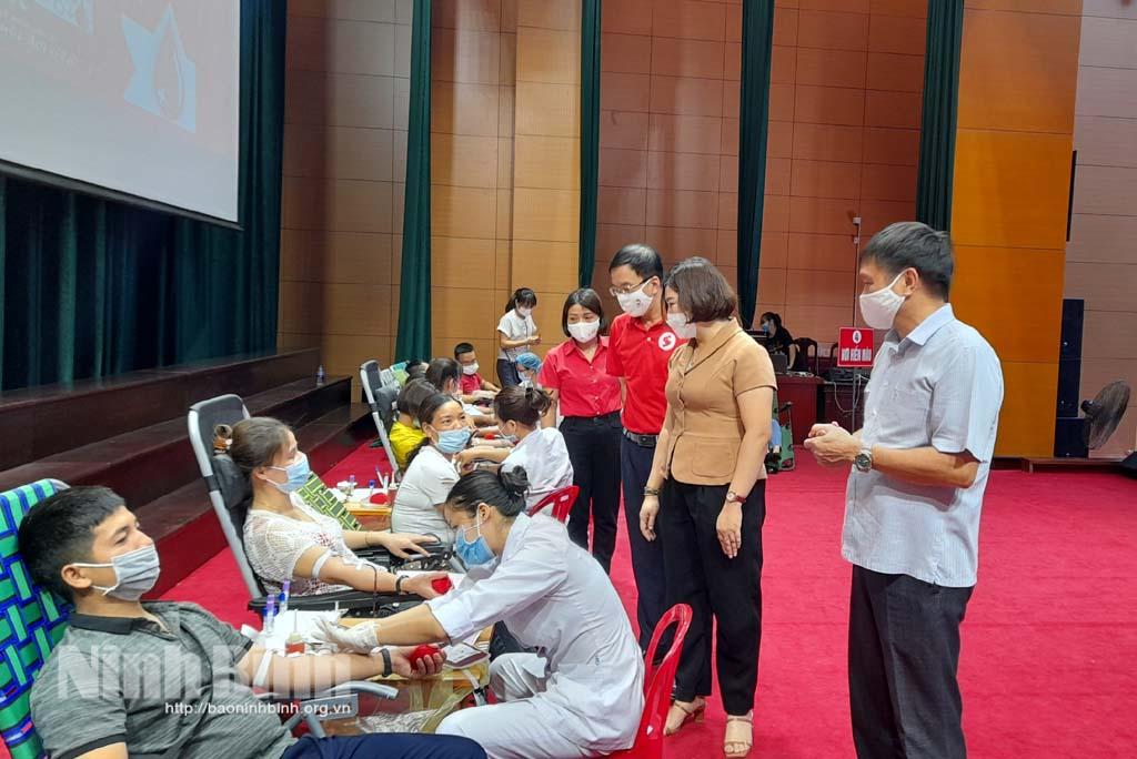 Gia Viễn tiếp nhận gần 358 đơn vị máu trong đợt hiến máu tình nguyện đợt 1 năm 2021