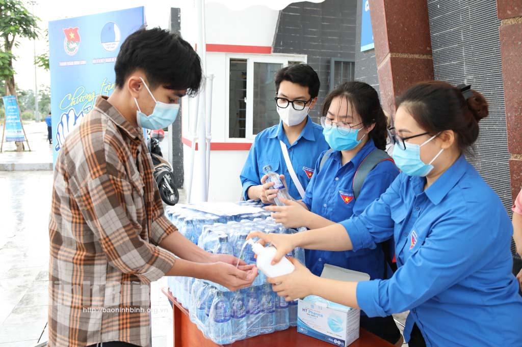 Sở Giáo dục và Đào tạo công bố điểm chuẩn trúng tuyển vào lớp 10 Trường THPT chuyên Lương Văn Tụy, năm học 2021-2022