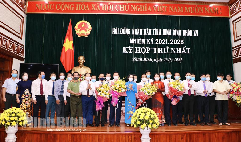 Top leaders of Ninh Binh Provincial People's Council, People's Committee re-elected