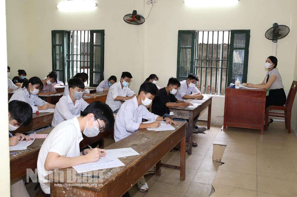 Vắng 20 thí sinh trong buổi thi thứ nhất, kỳ thi tuyển sinh lớp 10 THPT 2021-2022