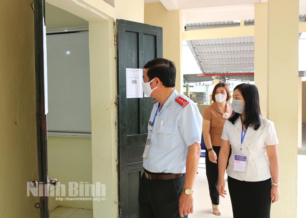 Ban chỉ đạo Kỳ thi tuyển sinh lớp 10 THPT kiểm tra công tác thi ở Gia Viễn