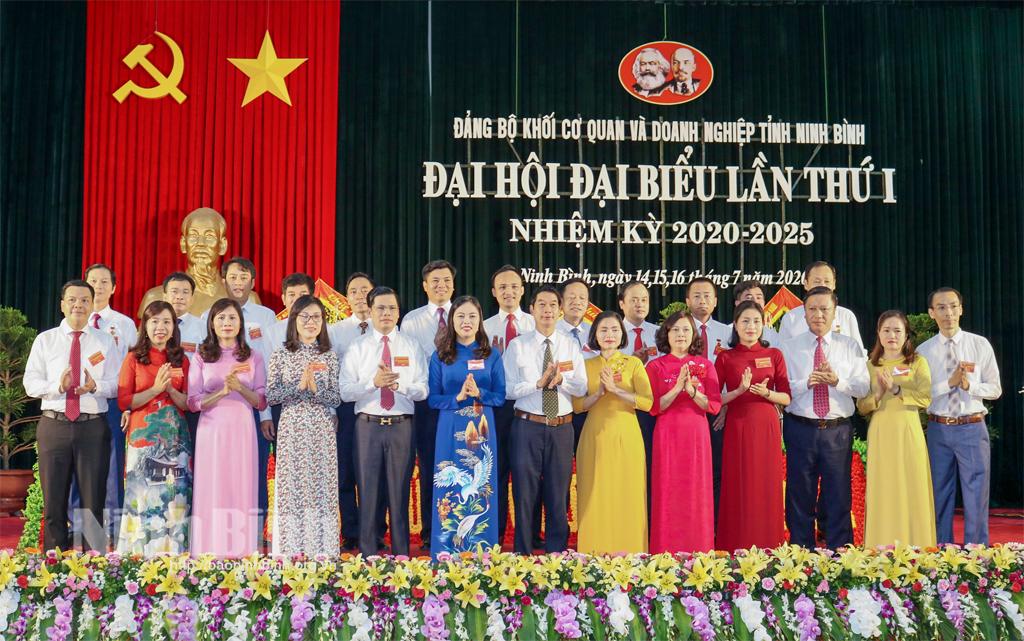 Xây dựng Đảng bộ Khối Cơ quan và Doanh nghiệp tỉnh ngày càng vững mạnh