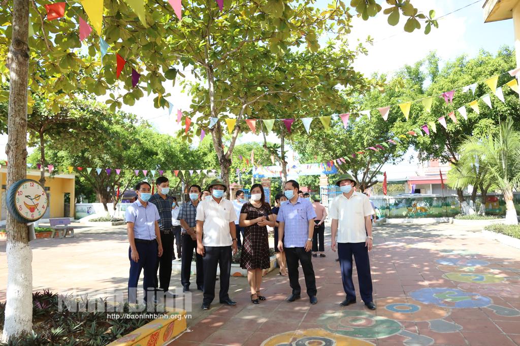 Thẩm định các xã đạt chuẩn nông thôn mới ở huyện Nho Quan