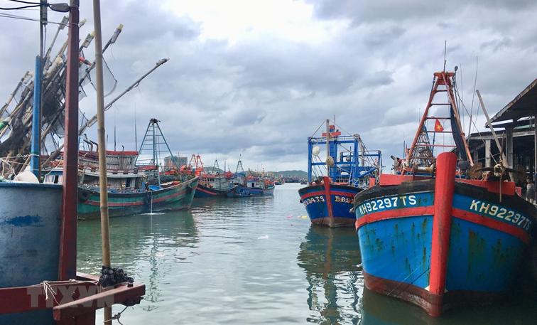 Bão số 3 di chuyển và đổi hướng liên tục, thời tiết biển diễn biến xấu