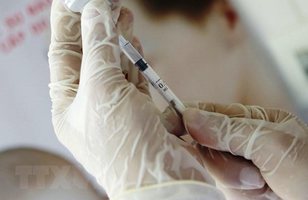 Nga sẵn sàng cung cấp, chuyển giao công nghệ sản xuất vaccine cho Việt Nam