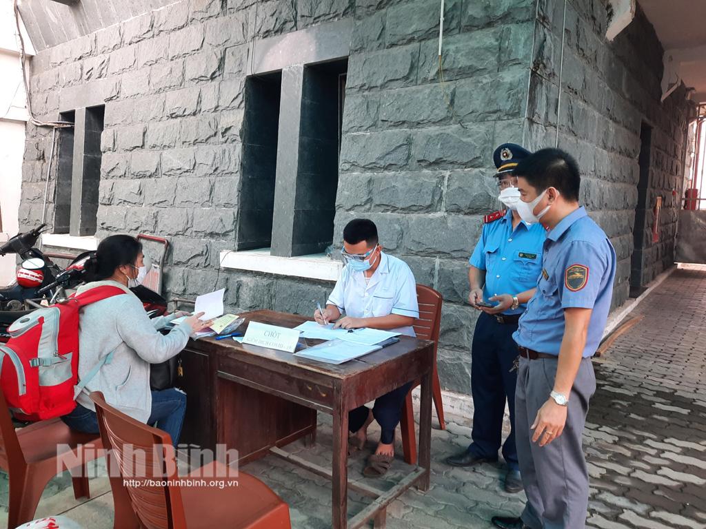 Ninh Bình kiểm soát chặt chẽ hoạt động phòng dịch COVID-19 ngay từ các cửa ngõ giao thông