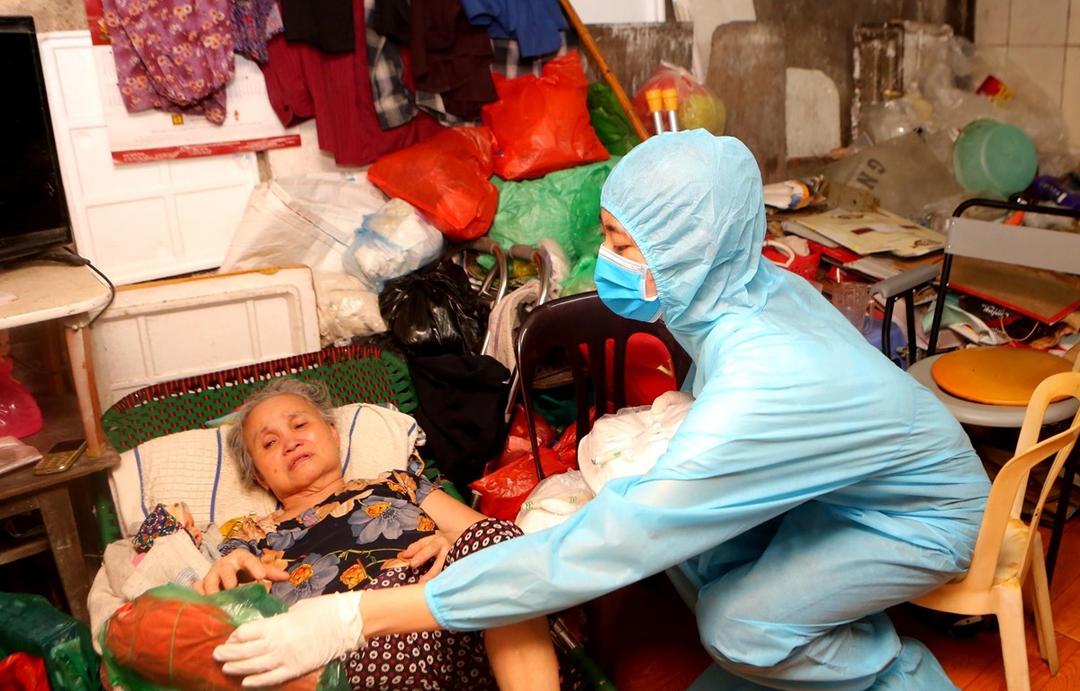 Dàn Hoa hậu tham gia chiến dịch 'Triệu bữa cơm-Hà Nội nghĩa tình'