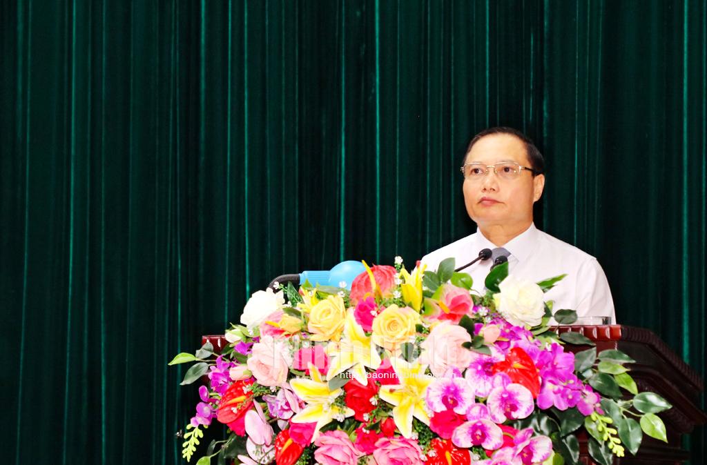 "Tập trung trí tuệ, nghiên cứu, đóng góp nhiều ý kiến thiết thực, đáp ứng yêu cầu, nguyện vọng của cử tri và nhân dân trong tỉnh" (*)