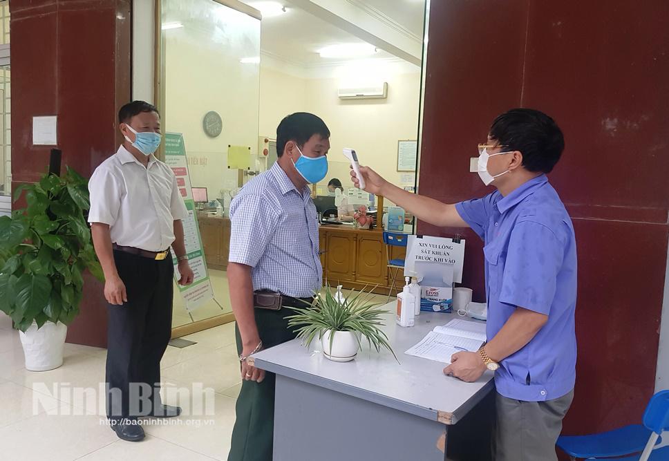 Ninh Bình triển khai một số biện pháp cấp bách phòng chống dịch COVID-19
