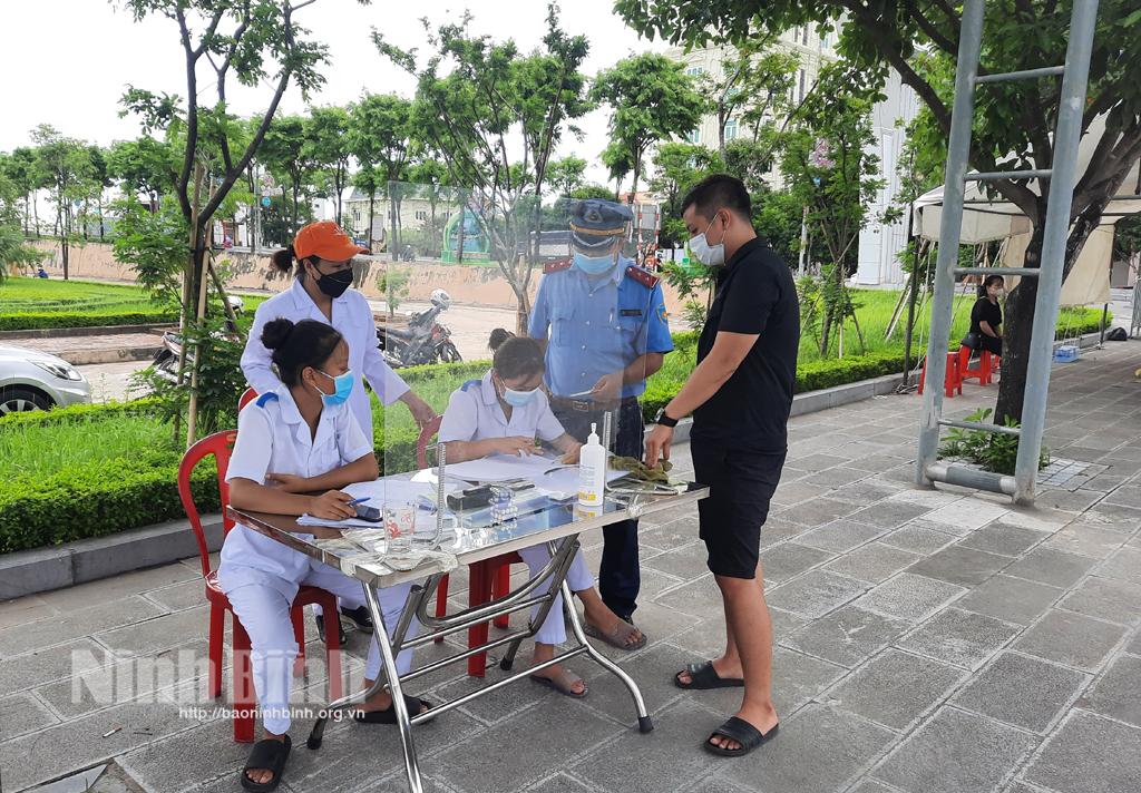 Thành lập thêm 3 tổ công tác làm nhiệm vụ tại các chốt kiểm soát dịch
