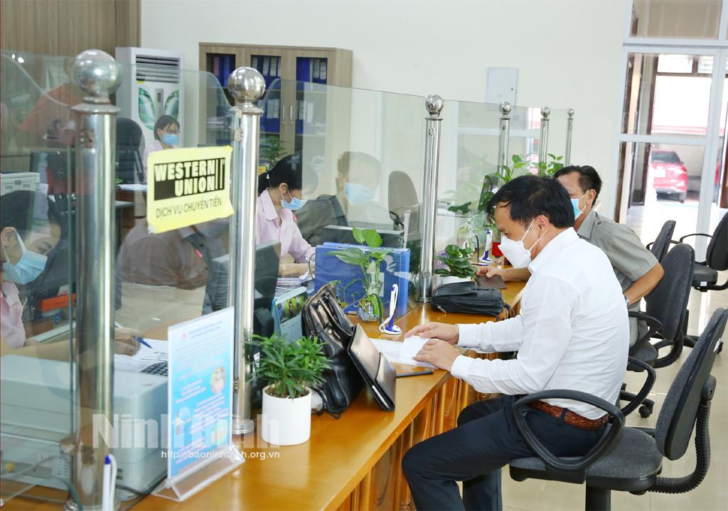 Chia sẻ khó khăn với người sử dụng lao động, hỗ trợ người lao động ổn định cuộc sống