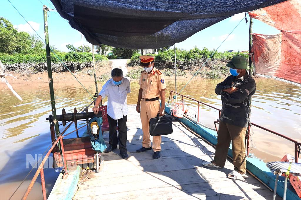 Đảm bảo an toàn tại các bến khách ngang sông