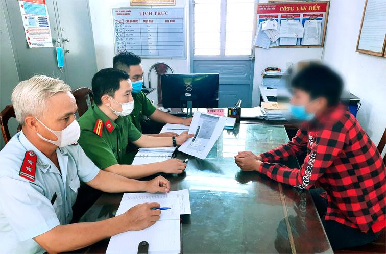 Quyết liệt xử lý "vi-rút tin giả" giữa đại dịch COVID-19