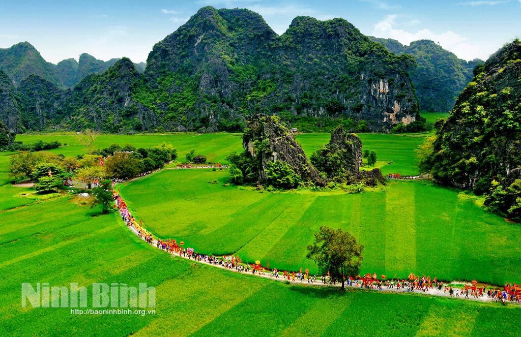 Ninh Binh works to develop new tourism products, services