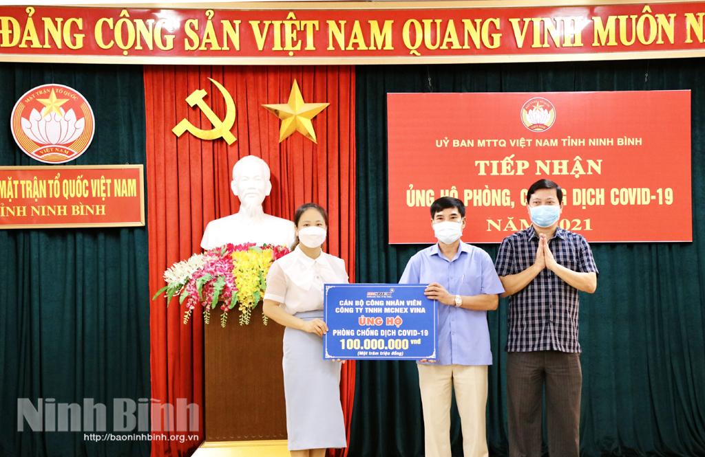 Ủy ban MTTQ Việt Nam tỉnh tiếp nhận ủng hộ phòng, chống dịch COVID-19