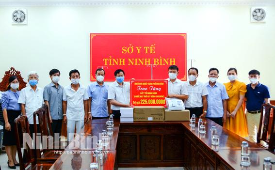 Hội Doanh nghiệp thành phố Ninh Bình ủng hộ phòng, chống dịch COVID-19