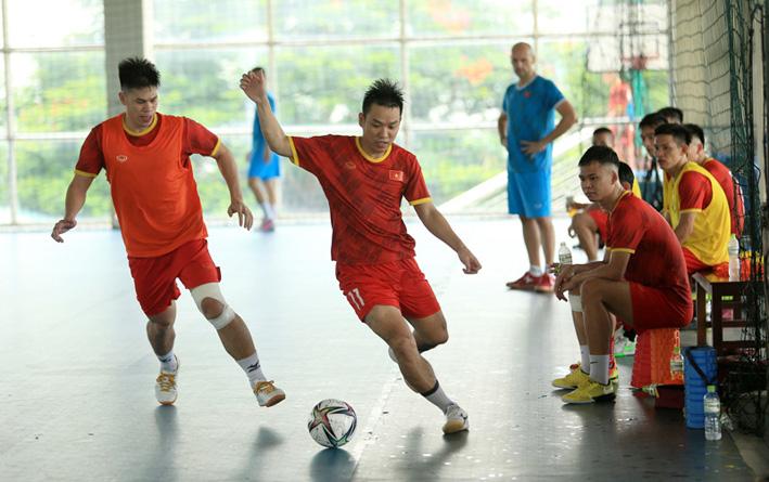 Đội tuyển futsal Việt Nam lên đường sang Tây Ban Nha du đấu
