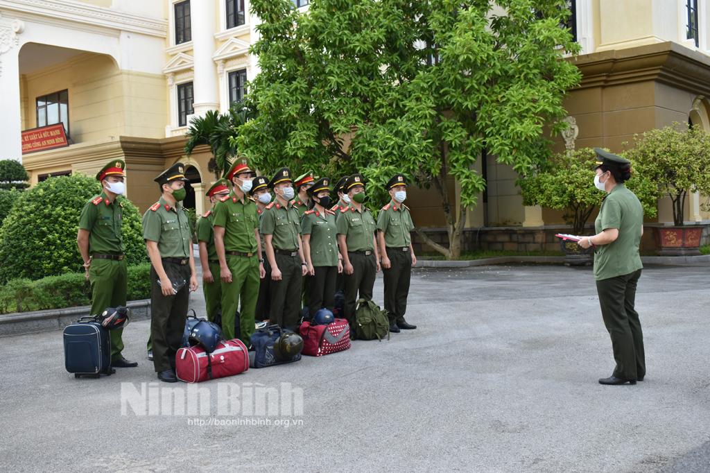 Công an tỉnh tăng cường lực lượng tham gia chống dịch tại Kim Sơn