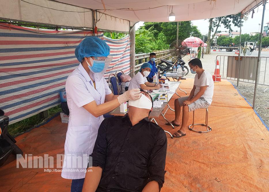 Kết luận của đồng chí Chủ tịch UBND tỉnh, Trưởng Ban Chỉ đạo tại Hội nghị Ban Chỉ đạo phòng, chống dịch COVID-19 tỉnh Ninh Bình