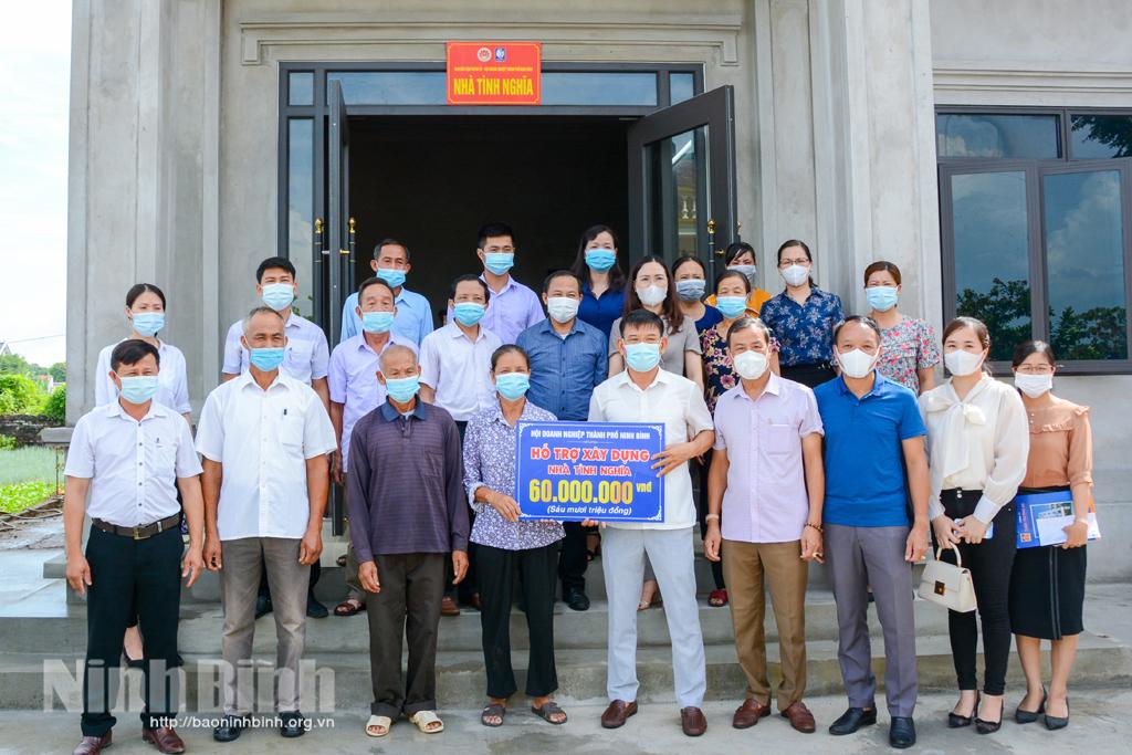 Khánh thành và bàn giao nhà tình nghĩa