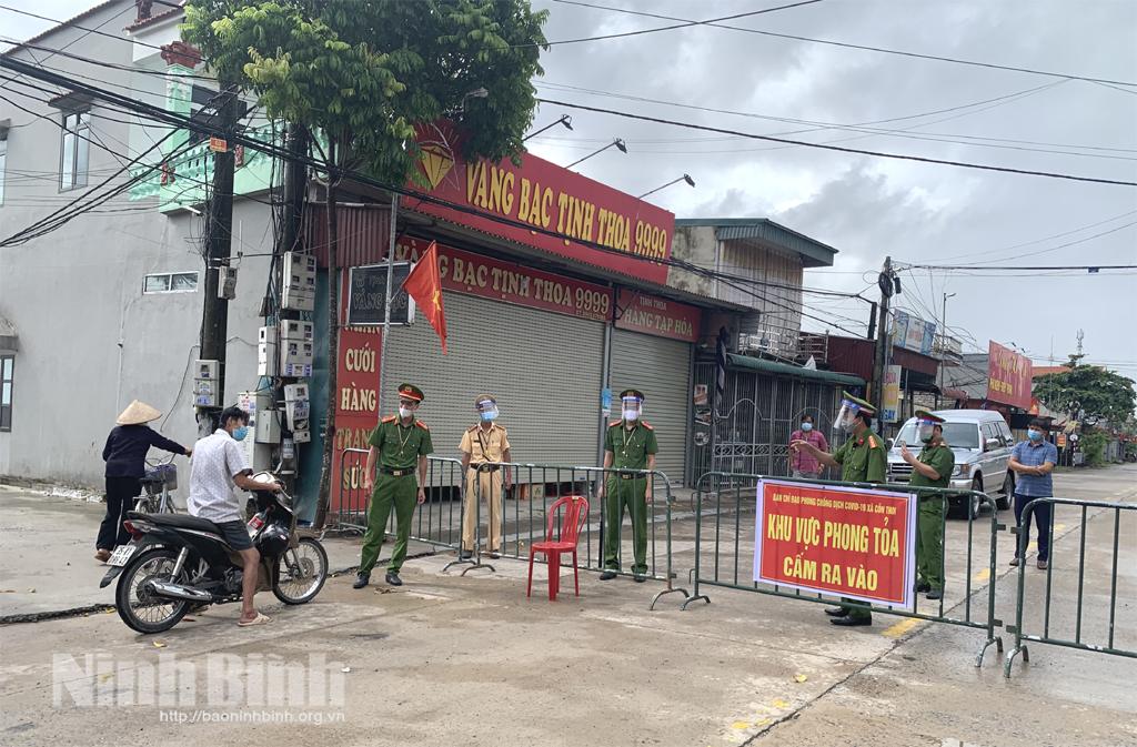 Kim Sơn phạt tiền trên 110 triệu đồng các trường hợp vi phạm phòng, chống dịch