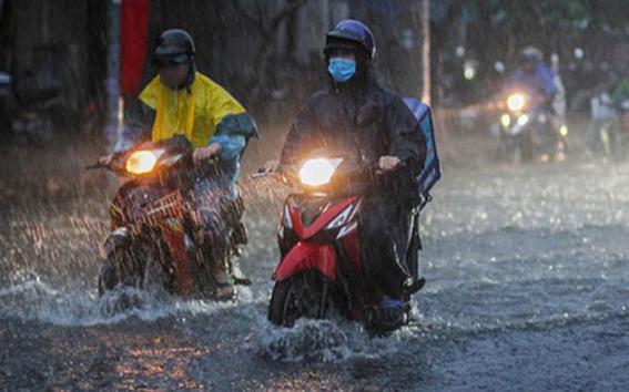 Cả nước có mưa dông, Trung Bộ tiếp tục mưa lớn
