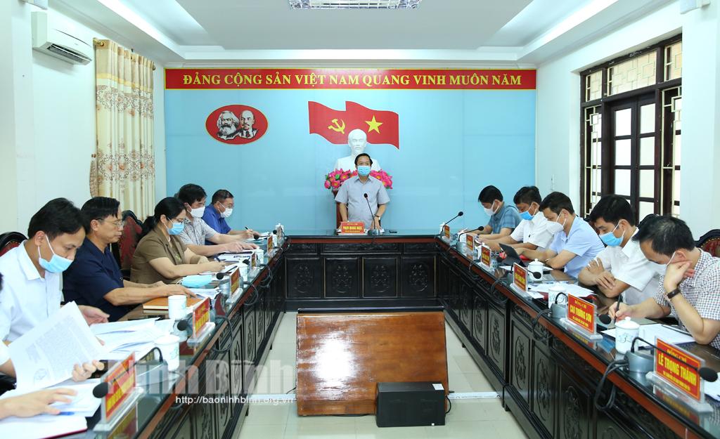 Các đồng chí lãnh đạo UBND tỉnh kiểm tra tiến độ huyện Nho Quan đạt chuẩn nông thôn mới năm 2021