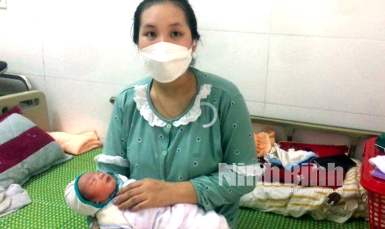 Một sản phụ mắc COVID-19 tại Phòng khám Đa khoa khu vực Cầu Yên sinh con thành công
