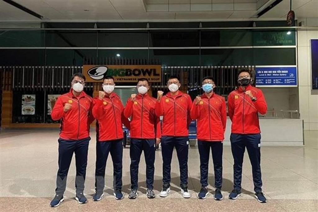 Tuyển quần vợt Việt Nam lên đường dự giải đồng đội quốc tế Davis Cup