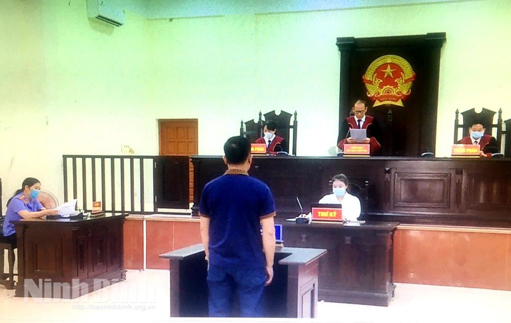 12 tháng tù treo do vi phạm quy định về tham gia giao thông đường bộ