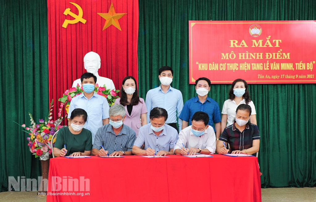 Ra mắt mô hình điểm "Khu dân cư thực hiện tang lễ văn minh, tiến bộ"