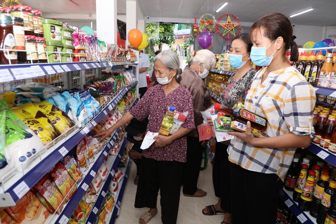 Thành đoàn Ninh Bình khai trương "Gian hàng 0 đồng"