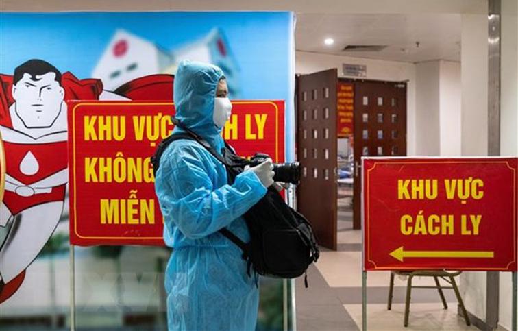 Báo chí truyền thông trong tuyến đầu chống dịch COVID-19