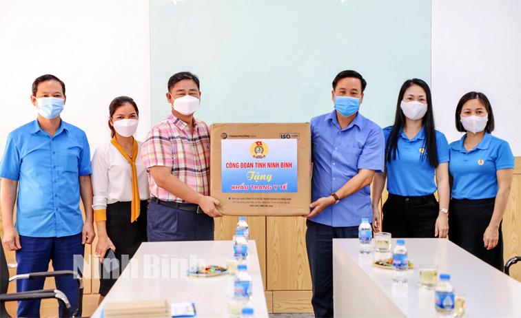 Đồng hành cùng người lao động và doanh nghiệp vượt qua khó khăn do COVID-19