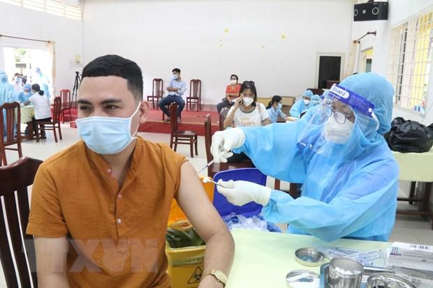 Bộ Y tế: Người dân có thể tiêm 2 mũi vaccine ở địa phương khác nhau