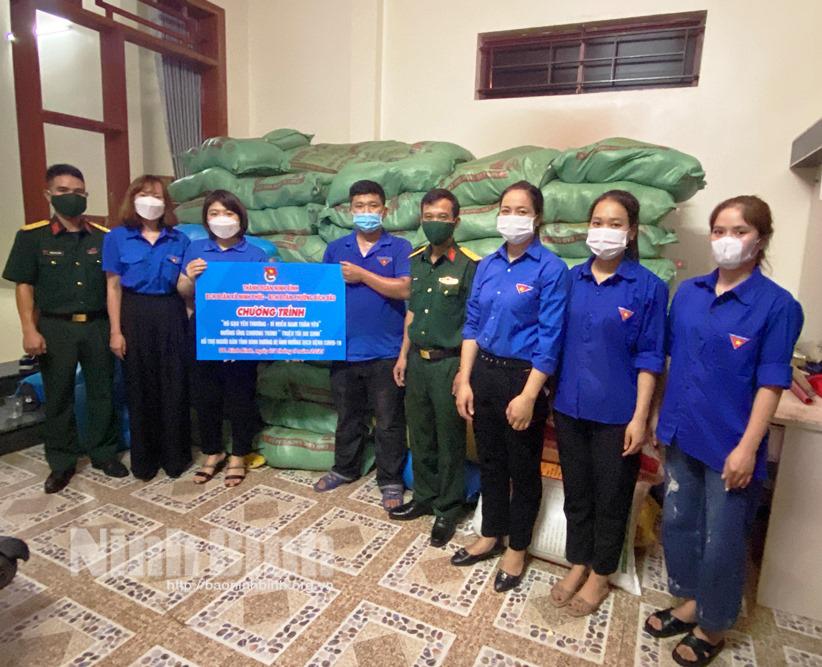 Hơn 170 triệu đồng huy động tại Chương trình "Hũ gạo yêu thương - vì miền Nam thân yêu"