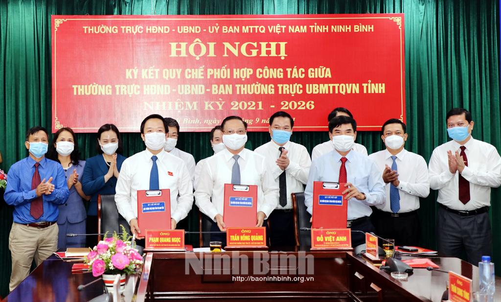 Ký kết quy chế phối hợp công tác giữa Thường trực HĐND- UBND- Ban Thường trực Ủy ban MTTQ Việt Nam tỉnh